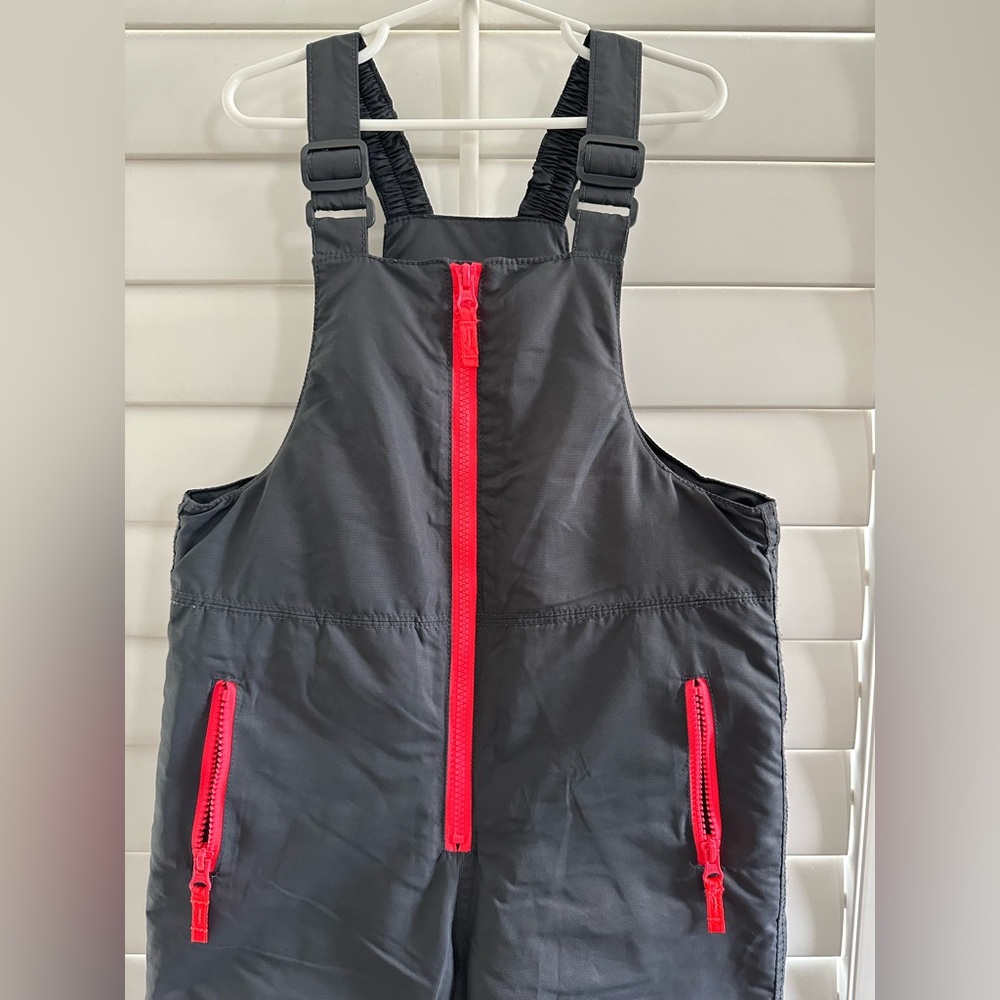 Old Navy snow bib 6-7yr